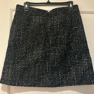 J. CREW Size 10 Black Tweed Skirt with Blue and White Threading Zipper on Back